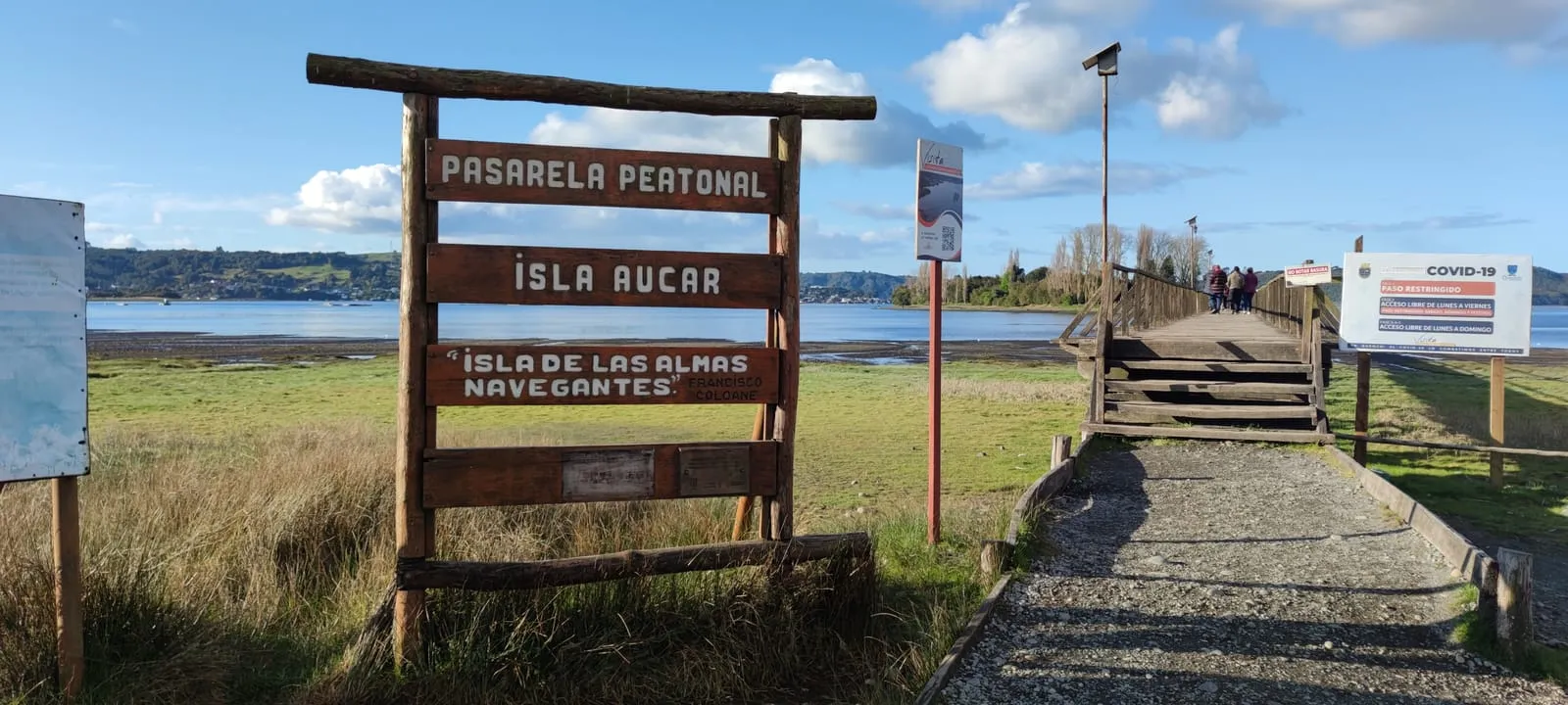 Apertura del valle visible en un día más claro — Cascadas de Tocoihue, Dalcahue